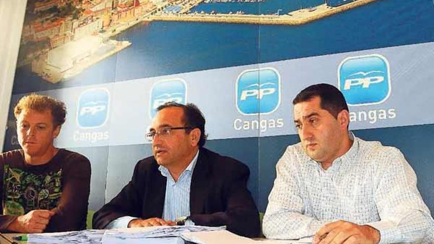 Sotelo anuncia que la Xunta invertirá este año 600.000 euros en asfaltar el vial Cangas-Aldán