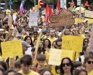 El comitè de vaga pacta no entorpir l’arribada a les PAU