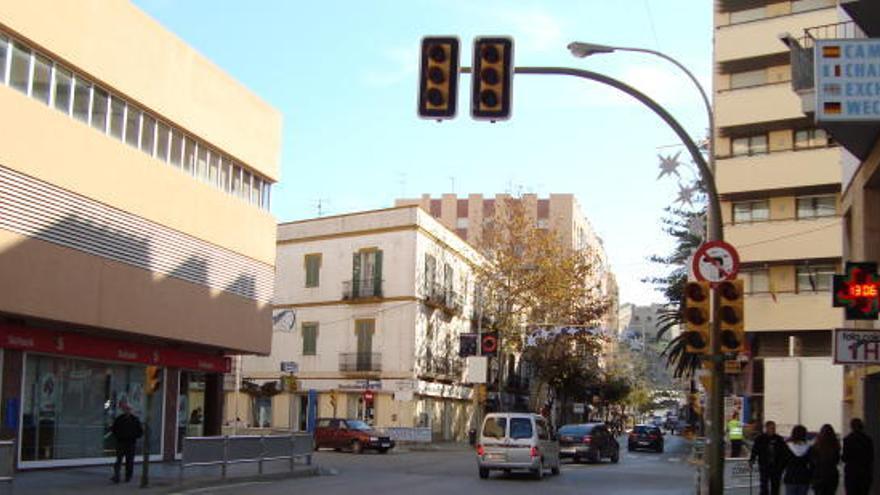 Ampelkreuzung in Ibiza Stadt.