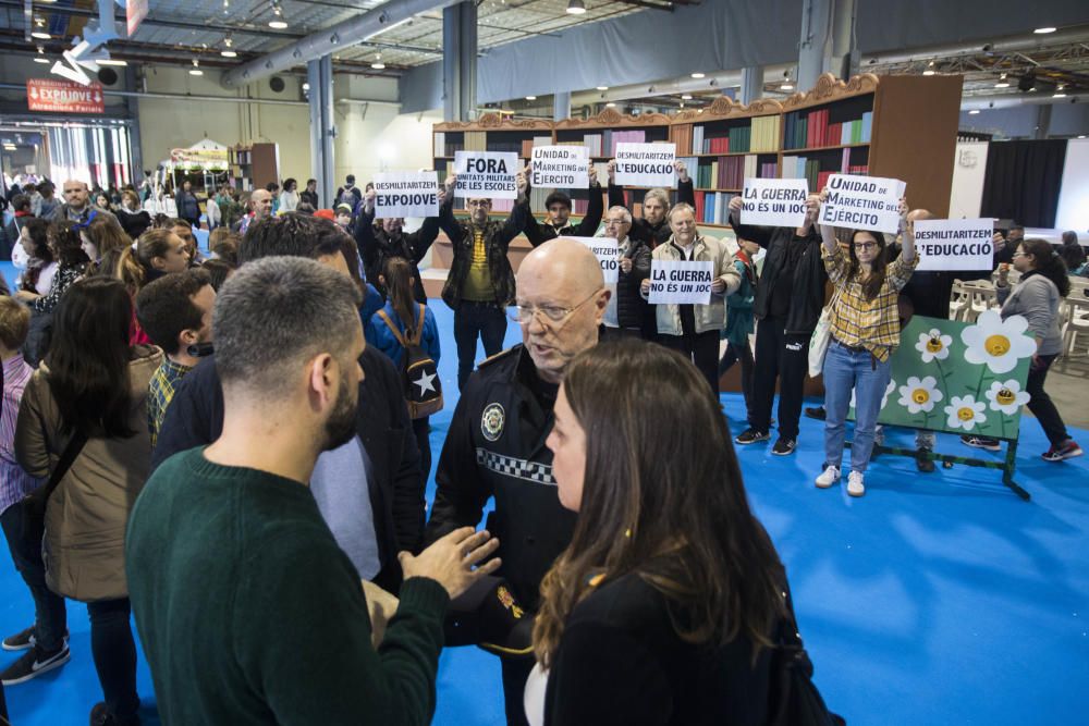 Cientos de niños y niñas disfrutan de Expojove 2019