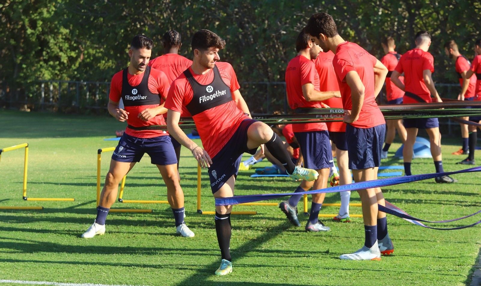 Javi Flores, junto a Bernardo Cruz y Kike Márquez en el circuito de activación.