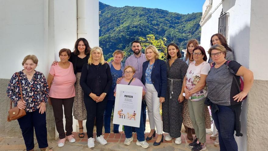 Inician proyectos para la inserción laboral de más de 1.000 mujeres de Málaga del medio rural