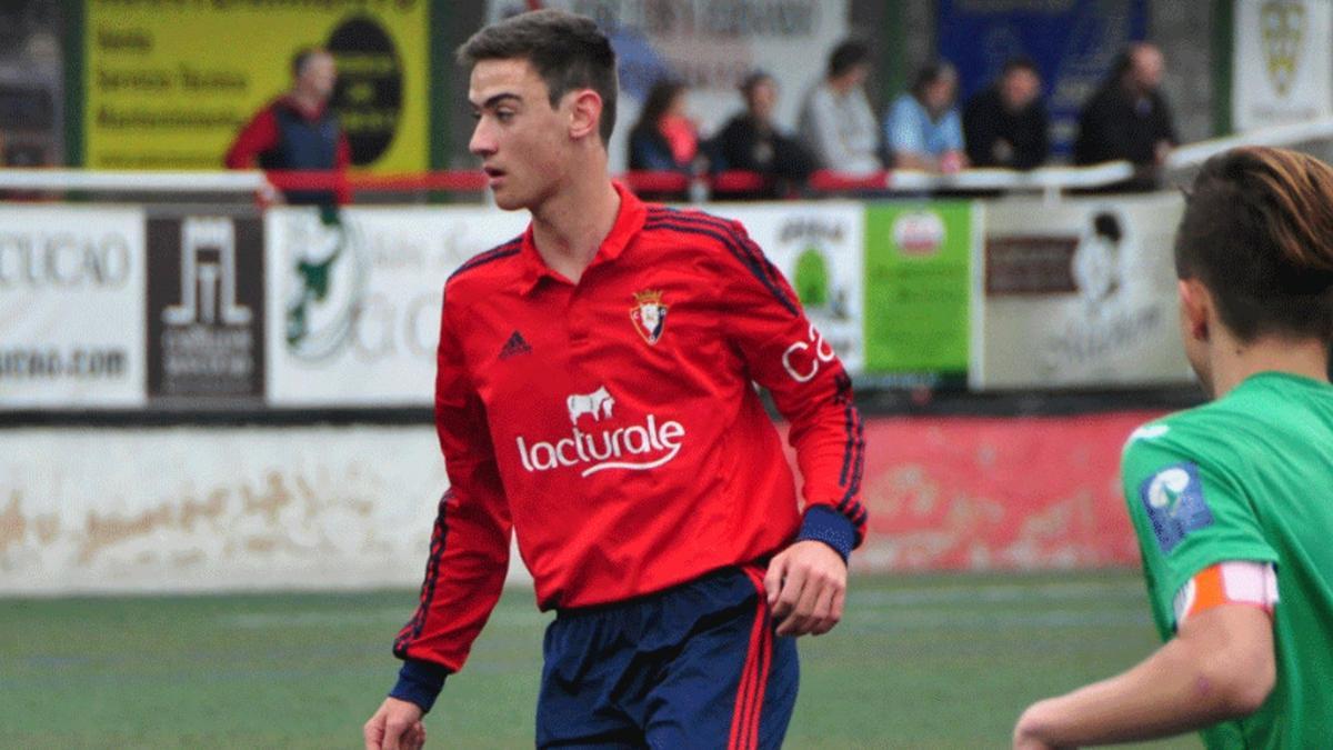 Iker San Vicente, en un partido con Osasuna