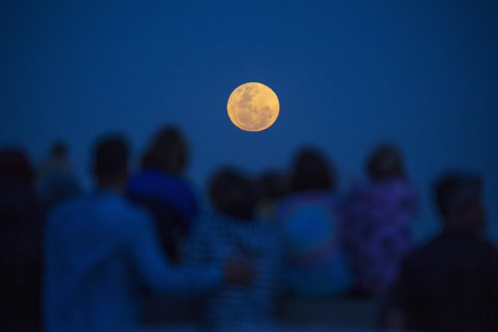 SUPERLUNA EN DIVERSOS PAÍSES