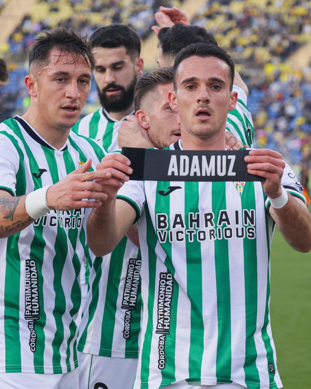 Diego Bri celebra su gol dedicándoselo a las víctimas del accidente ferroviario ocurrido en Adamuz.