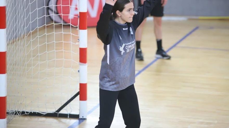El Aticcgo Elche incorpora a la joven guardameta alicantina Laura Escudero
