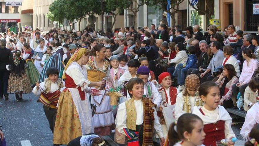 Los niños toman las calles con el Pregó Infantil y el Som Circ