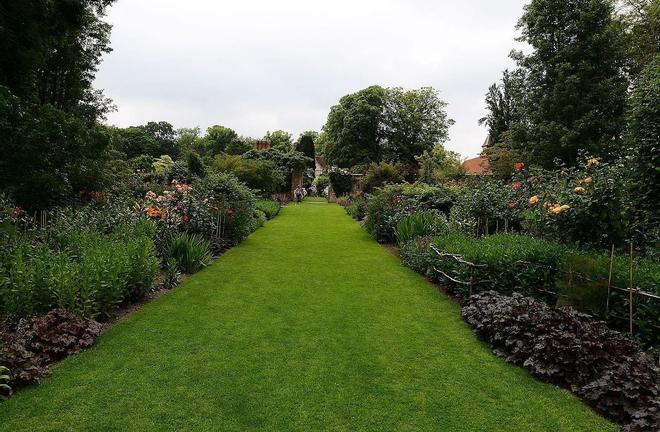 Pashley Manor, East Sussex