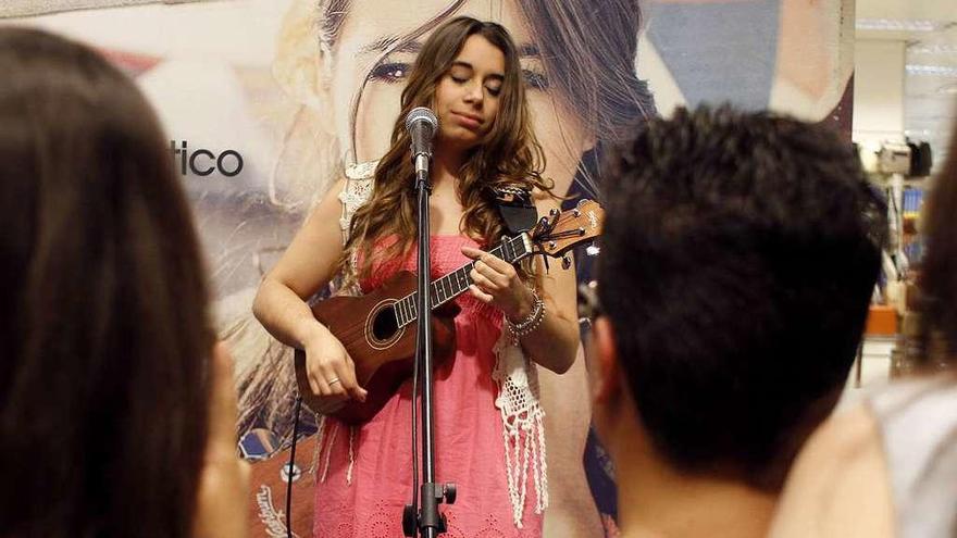 Paula Rojo, una de las finalistas, durante una actuación en Galicia.