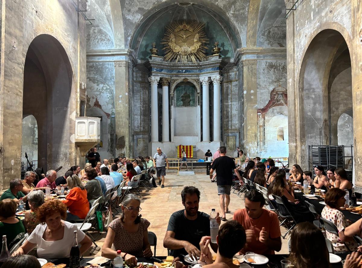 Imatges de la trobada per celebrar els 14 anys d'agermanament de Lladó i Zizurkil