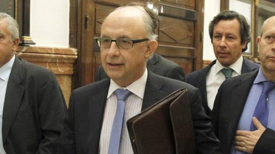 Las explicaciones de Montoro  no convencen