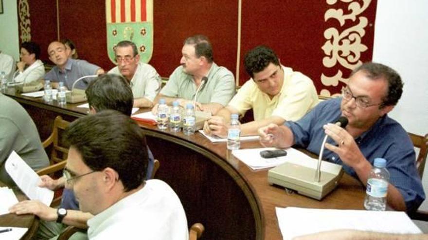 El PSOE encarga su programa electoral al tránsfuga que entregó la alcaldía al PP