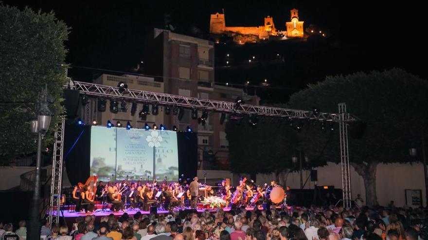 El festival de ópera y zarzuela al aire libre de Cullera encandila al público