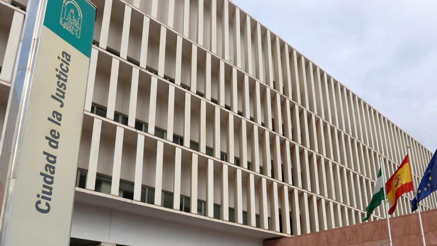 La fachada principal de la Ciudad de la Justicia de Málaga.