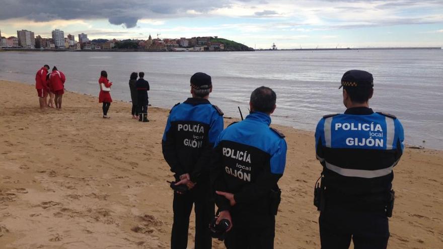 La policía, bomberos y directora de Medio Ambiente, en San Lorenzo