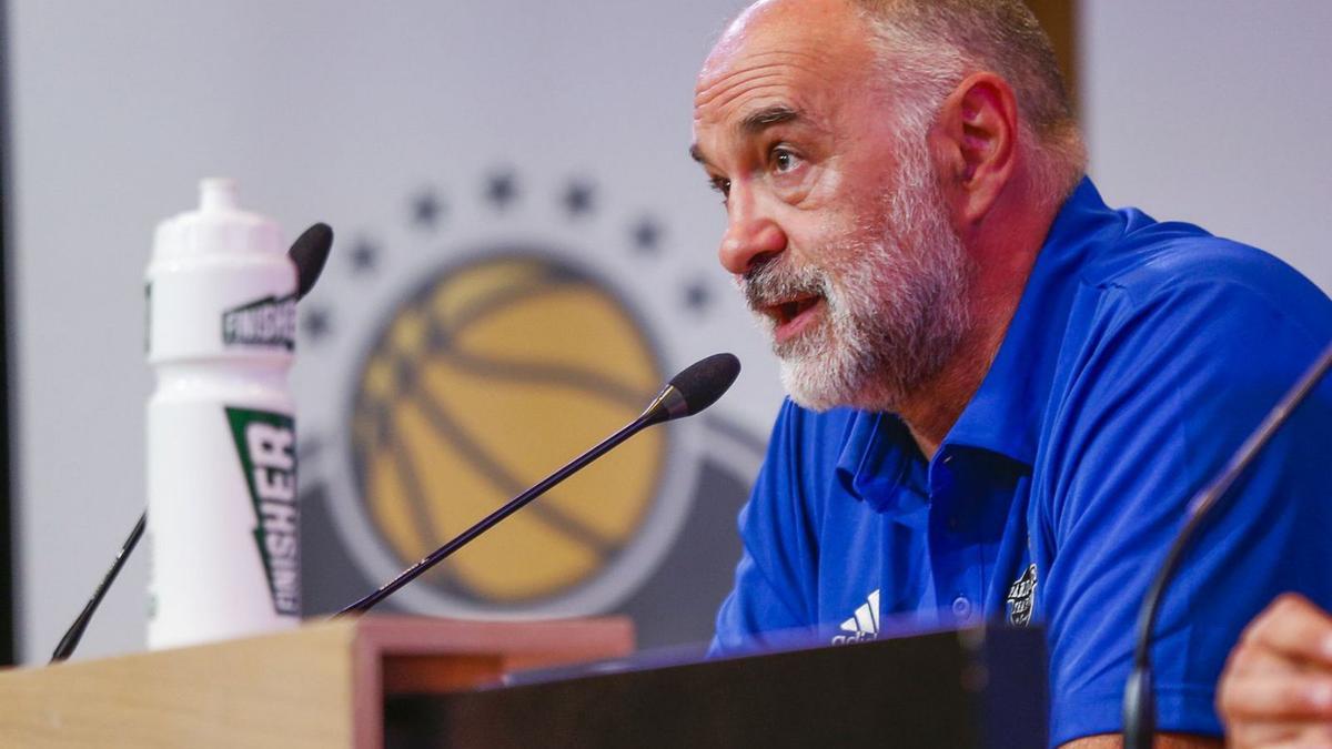 Pablo Laso, ayer, en la inauguración de su campus. |  // VÍCTOR CASADO