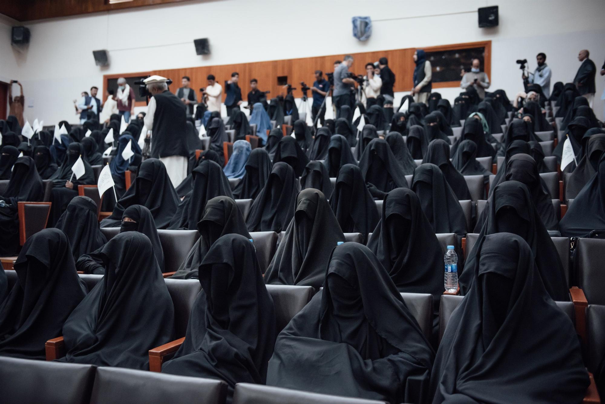 Mujeres con hiyab en Afganistán.