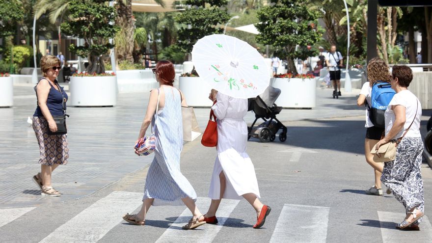 La Región arranca el fin de semana con alertas por tormentas y calor extremo