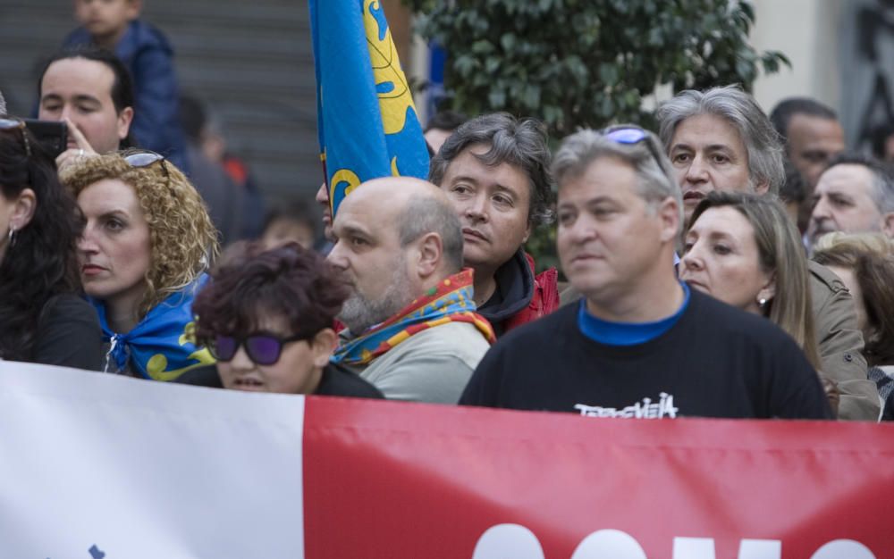 Manifestación en València contra el plurilingüismo