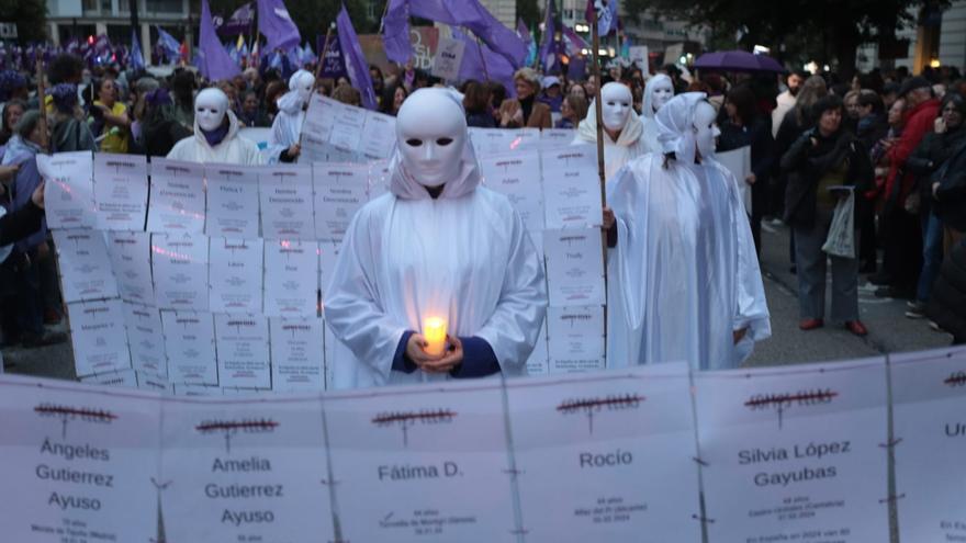 La marea feminista marcha en València por las víctimas de la &quot;incompetencia&quot; tras la dana