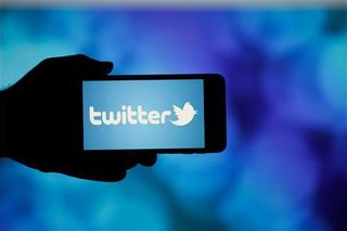 Detenido en Estepona un británico por hackear las cuentas de Twitter de Obama y Biden