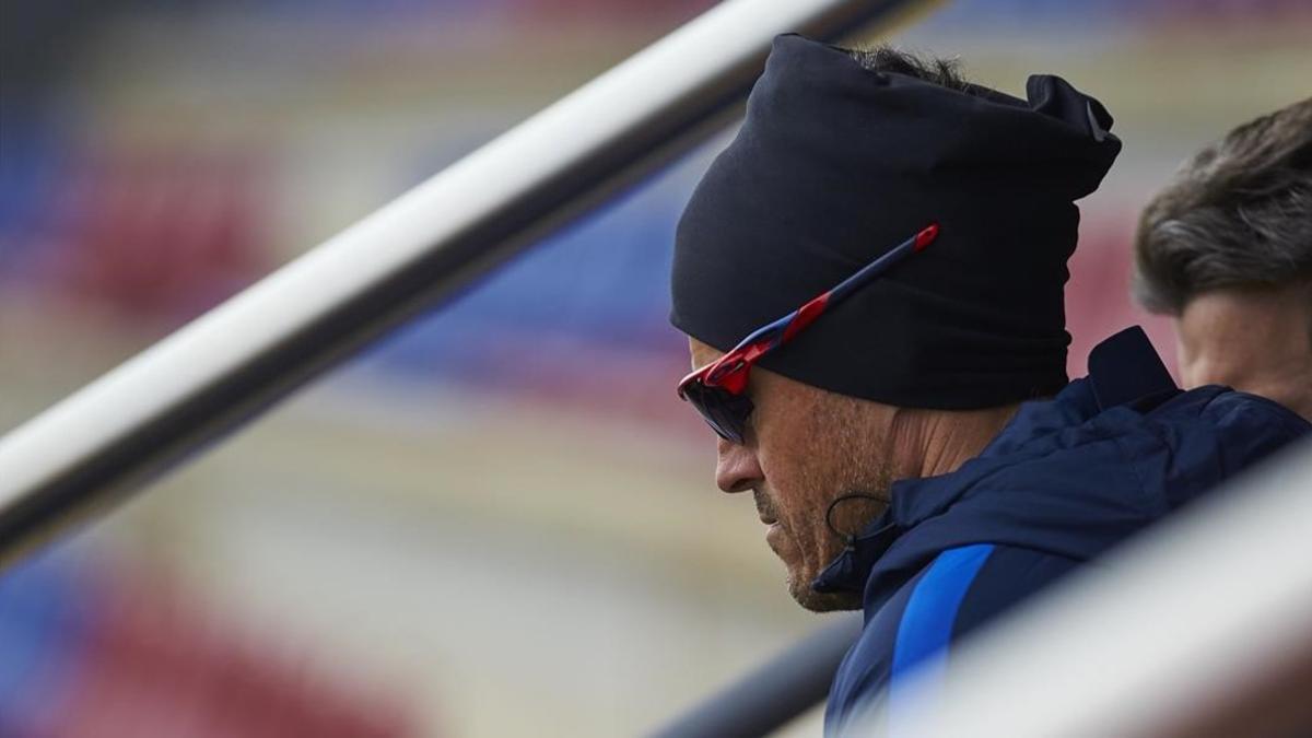 Luis Enrique, antes de empezar el entrenamiento previo a la vuelta de la Copa con el Athletic.