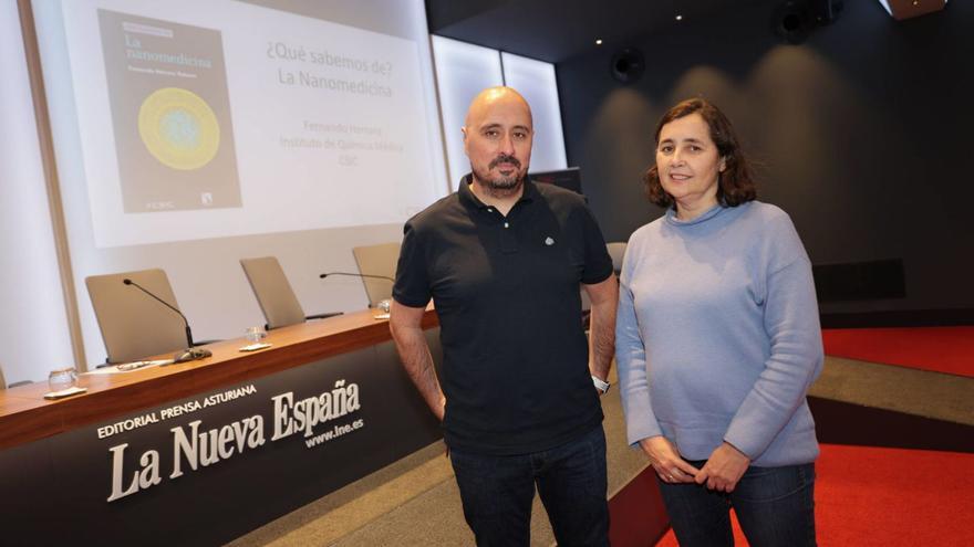 Fernando Herranz y María Fernández, ayer, en el Club Prensa Asturiana de LA NUEVA ESPAÑA. | Irma Collín