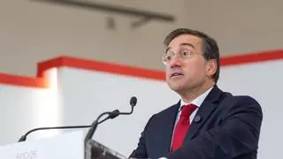 Albares autoriza a los consulados a cerrar hasta el miércoles para cumplir con el Supremo