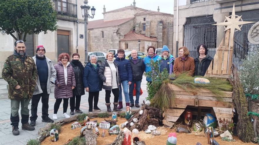 El belén de La Mayuela regresa a la plaza de Requejo en Bermillo | CEDIDA