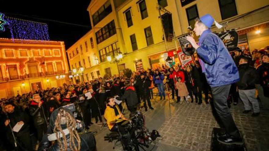 Quinientos instrumentos y voces al unísono