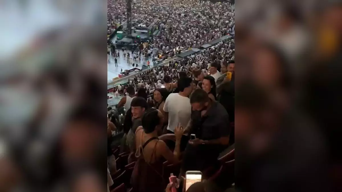 La pedida de mano que emocionó el concierto del mallorquín Rels B: "Esto es lo que consigues con tu música"