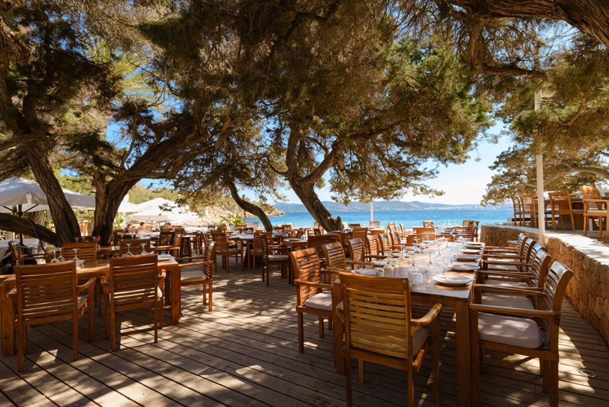 El restaurante Cala Bassa beach Club ya se encuentra abierto al público
