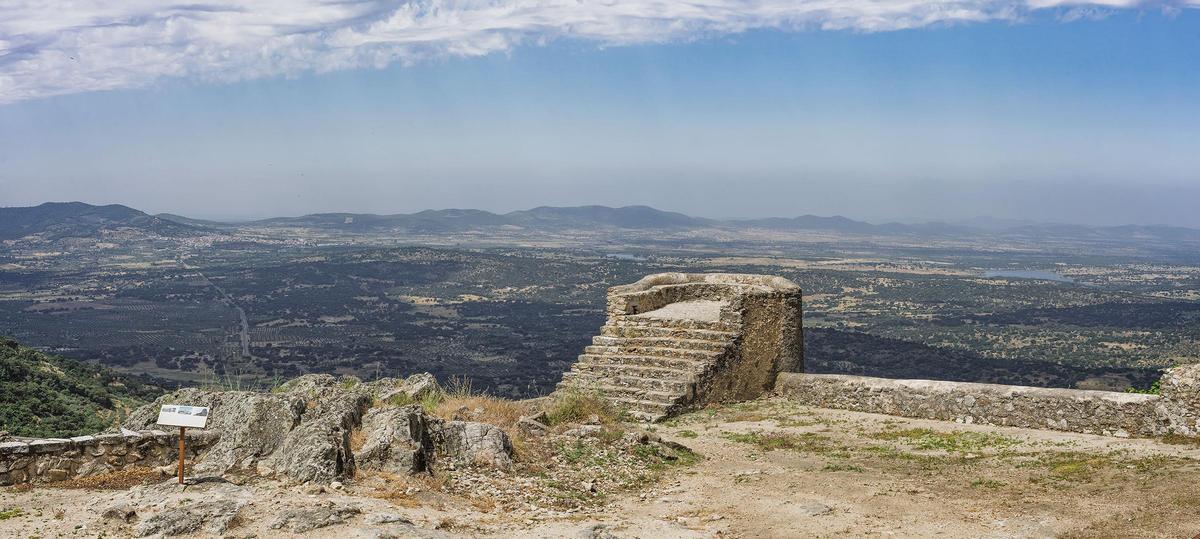 Montánchez, panorámica desde su Castillo.