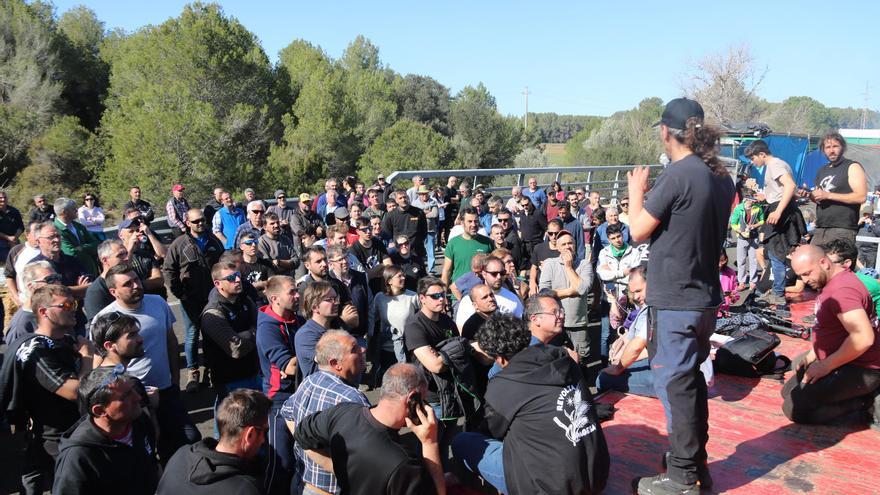 Els pagesos gironins acorden aixecar el tall de l&#039;AP-7 un cop signats els acords de la reunió amb Acció Climàtica