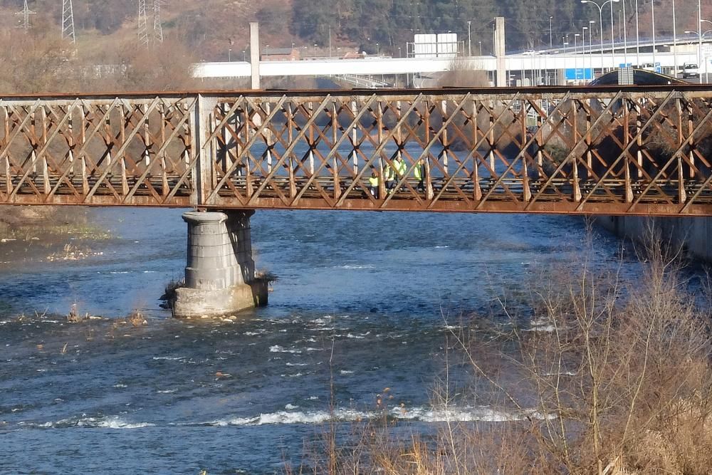 Inspección del puente de FEVE sobre el río Caudal de Mieres