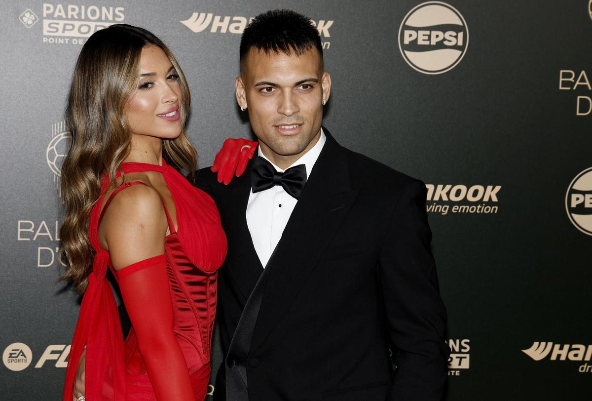 El jugador argentino del Inter de Milán Lautaro Martínez y su esposa Agustina Gandolfo