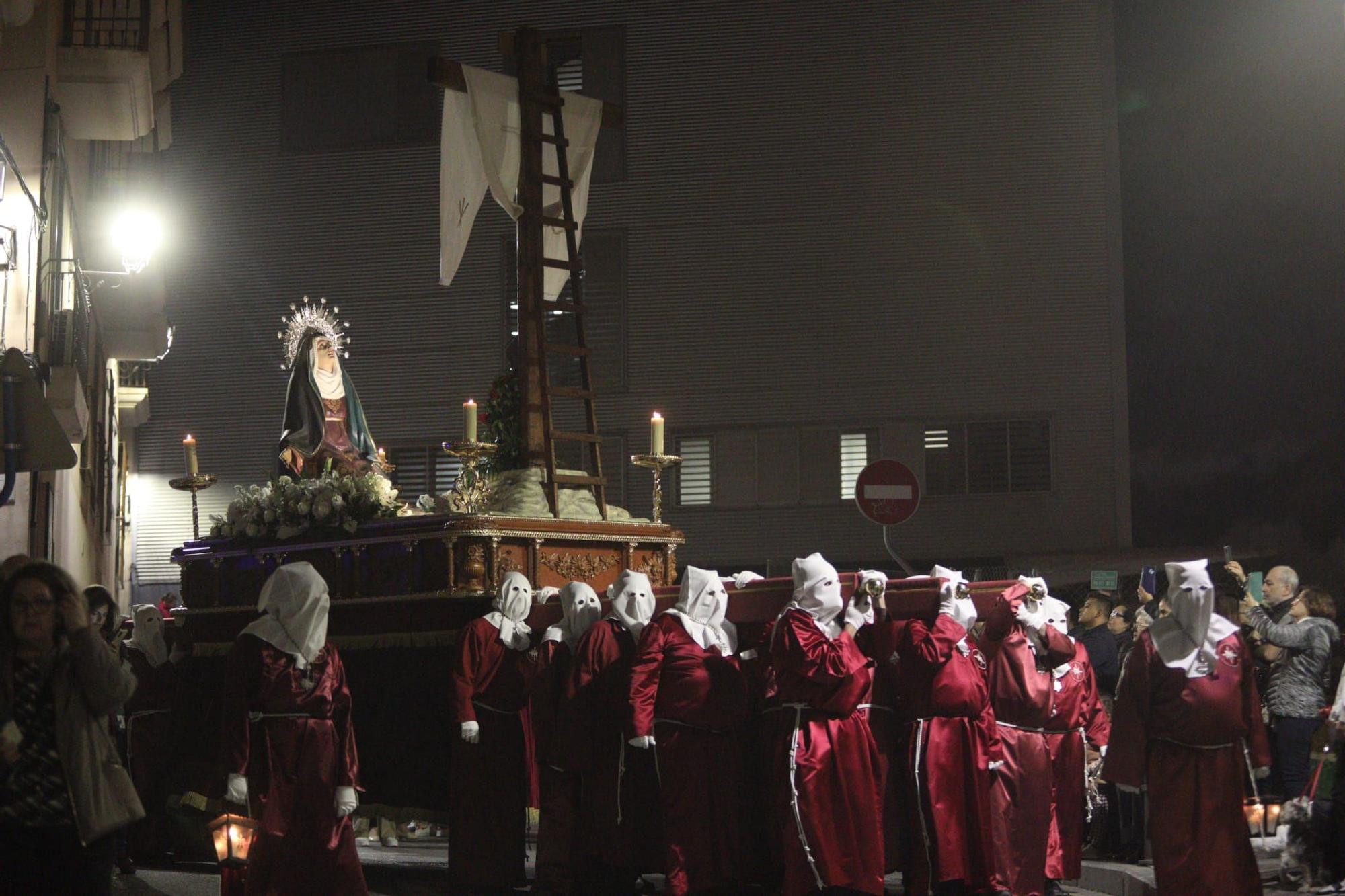 Pasión en el Viernes Santo de Alicante en la procesión del Santo Entierro