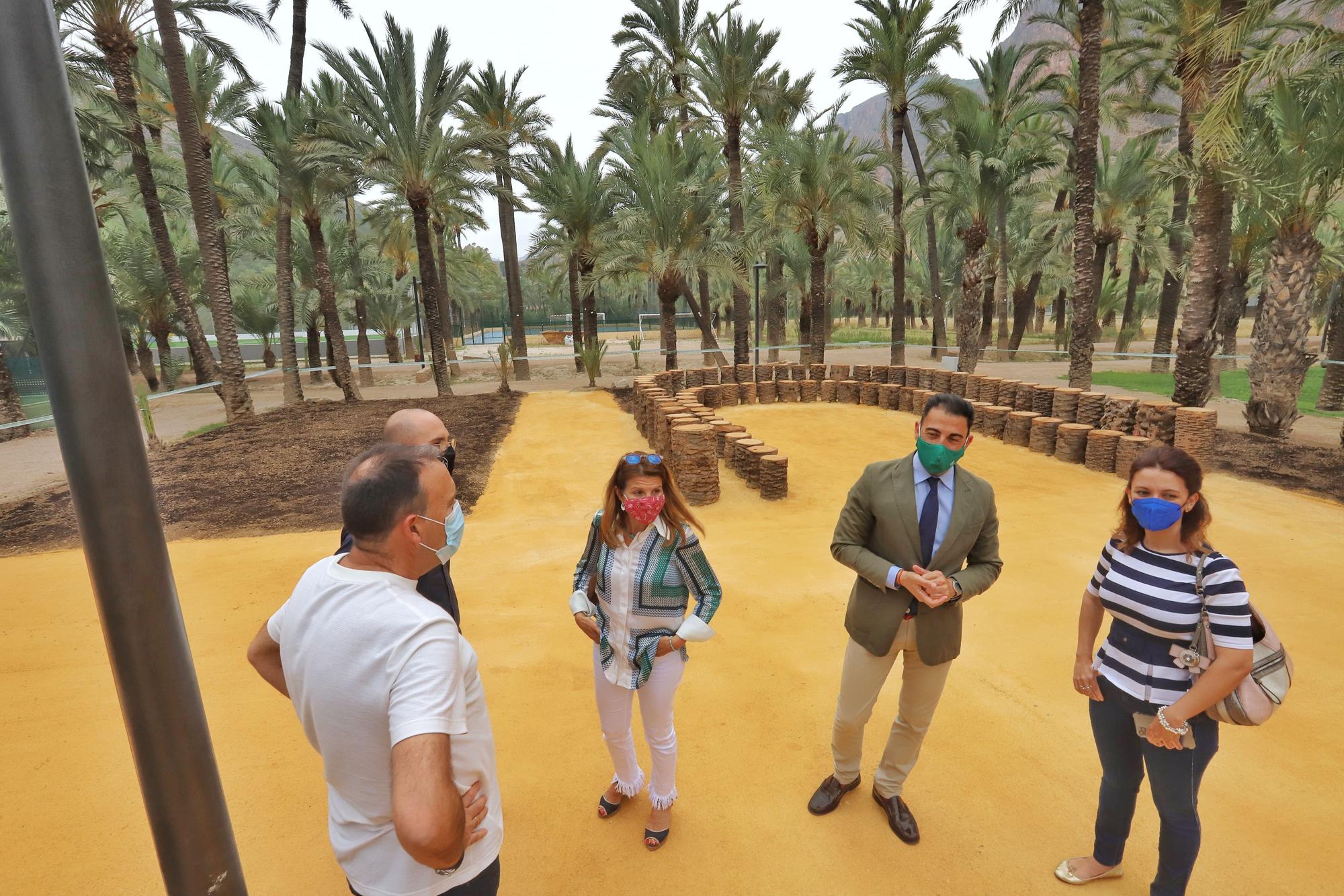 Orihuela inaugura un centro de acogida al visitante en el Palmeral