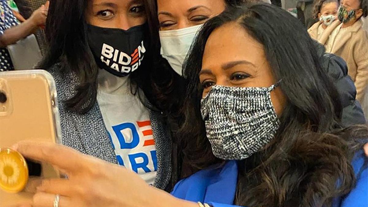 Maya y Kamala Harris con Chrisette Hundlin