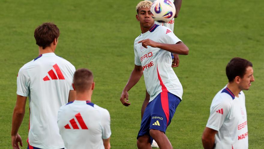 El mensaje de Hansi Flick a Luis de la Fuente: "Le pido a la selección..."