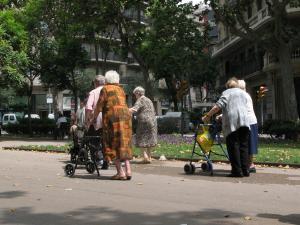 Pensiones: cuándo se cobran en febrero de 2024