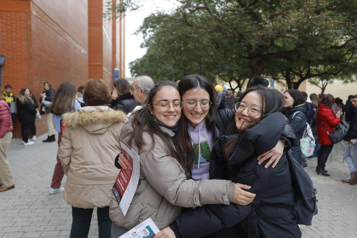 El momento que muchos estudiantes esperan, el salir a celebrar con sus compañeros, amigos y familiares