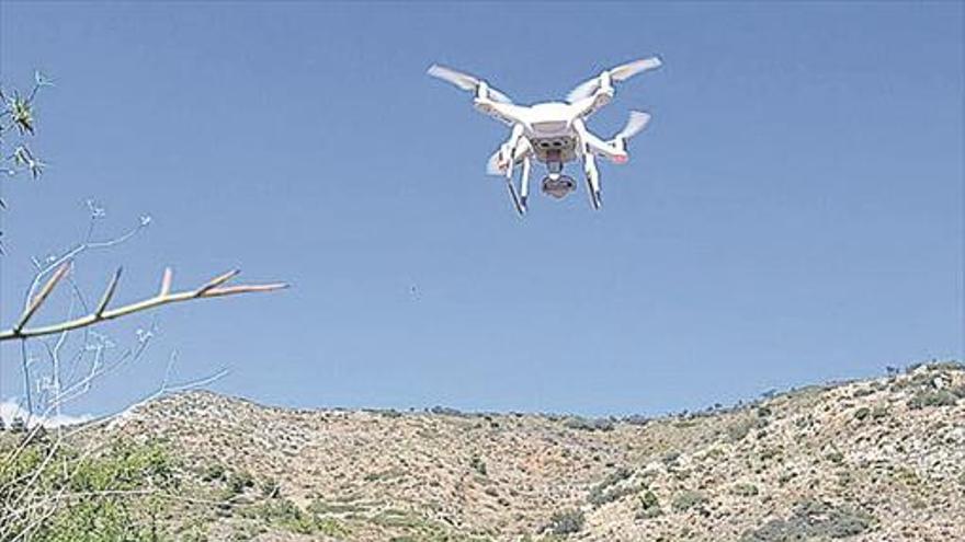 La Policía Local suma un dron para evitar vertidos y robos en el campo