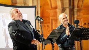 Pepe Viyuela, junto al barítono Luis Santana