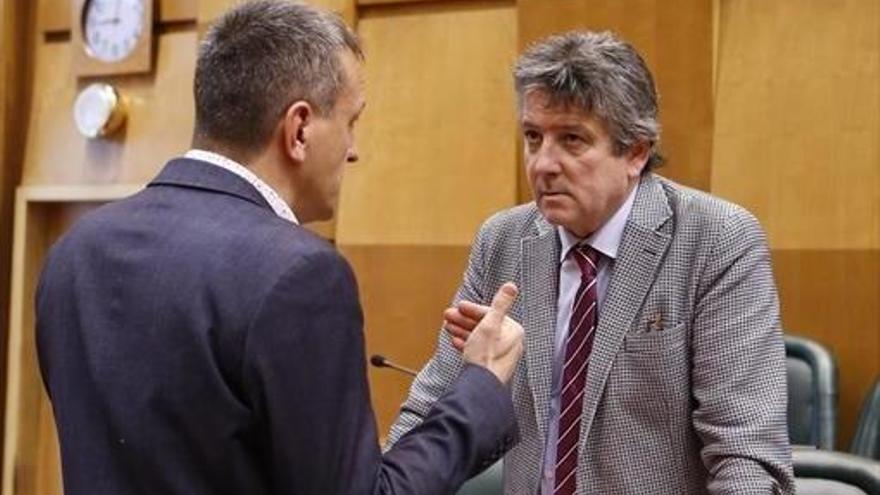 El PSOE mantiene su &quot;no&quot; a ZeC al calcular la deuda «en un 111%»