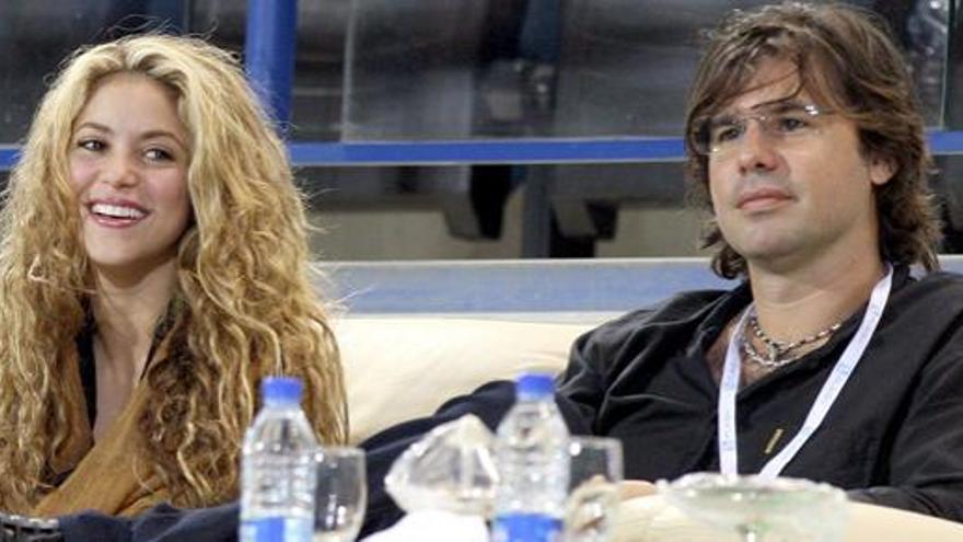 Shakira y Antonio de la Rúa en una imagen de archivo.