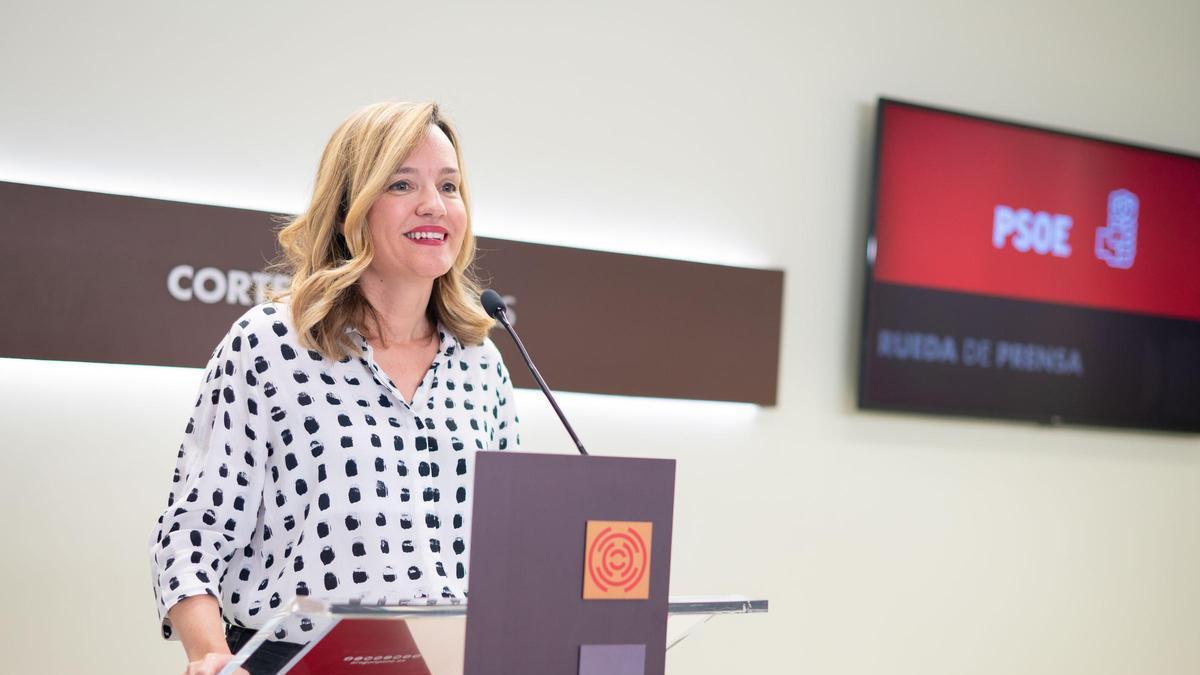 La portavoz del PSOE, Pilar Alegría, este lunes en rueda de prensa.