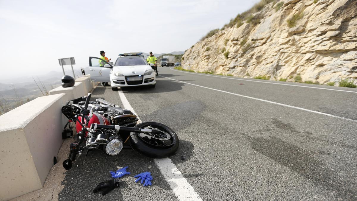 La moto, en el suelo