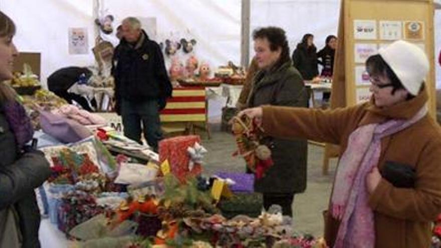 La Vall de Camprodon celebren el primer mercat Solidari de Nadal