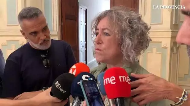 El minuto de silencio por el asesinato de Claudia Tacoronte en la sede institucional de la Universidad de Las Palmas de Gran Canaria